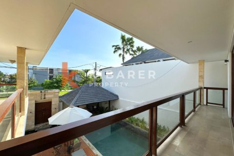 Vila 4 kamar tidur di Tibubeneng, Badung, Bali (13833) 11