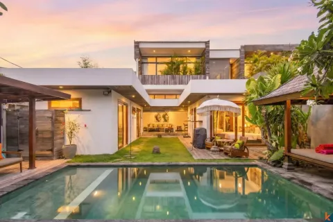 Vila 4 kamar tidur di Canggu, Badung, Bali (10865)