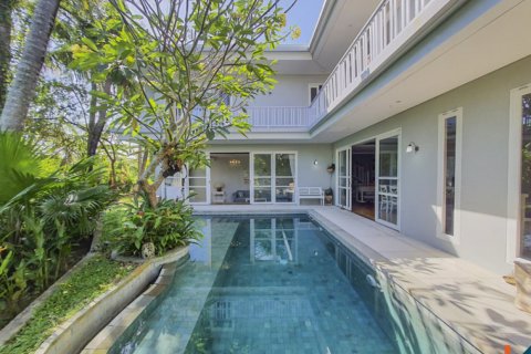 Vila 3 kamar tidur di Tibubeneng, Badung, Bali (11600)