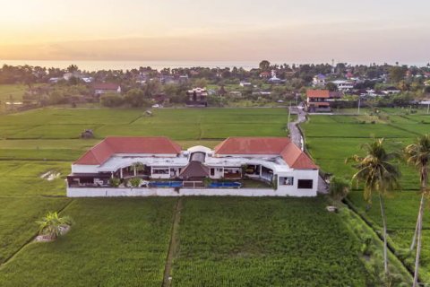 Vila 3 kamar tidur di Lovina, Anturan, Buleleng, Bali (5900)