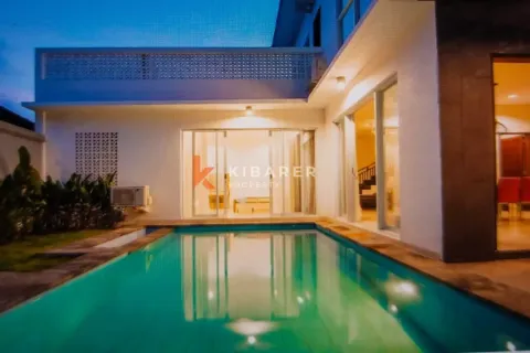 Vila 3 kamar tidur di Tibubeneng, Badung, Bali (12358)