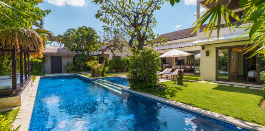 4 bedrooms Villa in Seminyak, Badung, Bali (1324)
