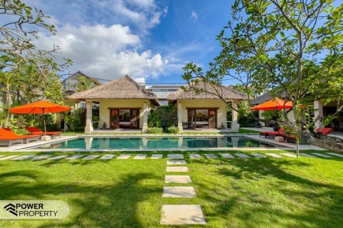 Vila 4 kamar tidur di Seminyak, Badung, Bali (10509)