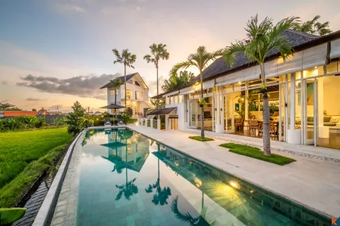 Vila 5 kamar tidur di Tibubeneng, Badung, Bali (10762)