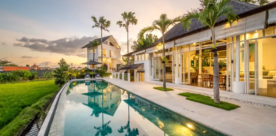 5 bedrooms Villa in Tibubeneng, Badung, Bali (10762)