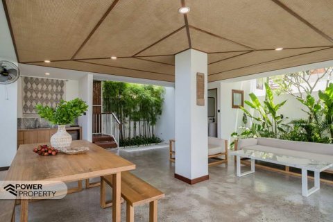 Вилла с 15 спальнями в Южная Кута, Бадунг, Бали (9258) 26