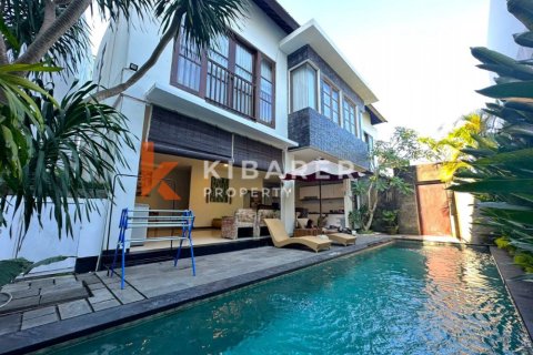 Vila 3 kamar tidur di Jimbaran, Badung, Bali (13680)