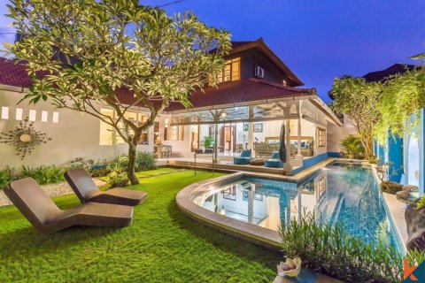 Vila 3 kamar tidur di Seminyak, Badung, Bali (12278)