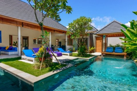 Vila 4 kamar tidur di Seminyak, Badung, Bali (1643)
