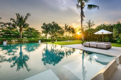 Vila 6 kamar tidur di Canggu, Badung, Bali (1258)