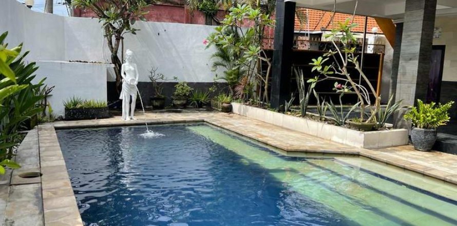 4 bedrooms Villa in Denpasar, Bali (5221)