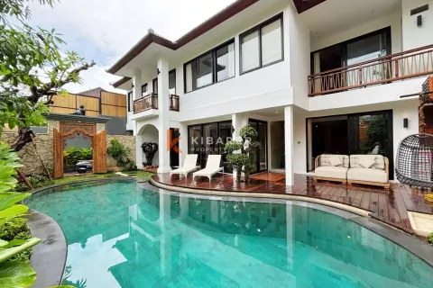 Vila 5 kamar tidur di Seminyak, Badung, Bali (14089)