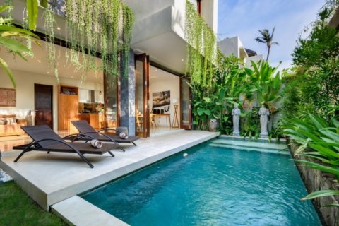 Vila 4 kamar tidur di Legian, Kuta, Badung, Bali (1744)