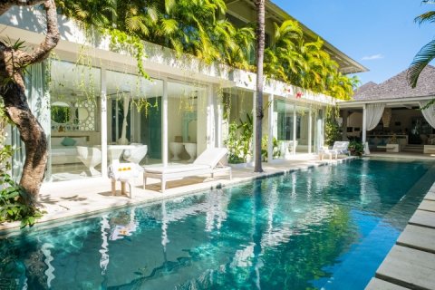 Vila 5 kamar tidur di Canggu, Badung, Bali (1533)