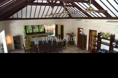 Vila 6 kamar tidur di Canggu, Badung, Bali (970)