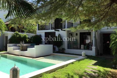 Vila 3 kamar tidur di Seminyak, Badung, Bali (965)