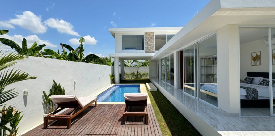 4 bedrooms Villa in Kerobokan, Badung, Bali (11705)