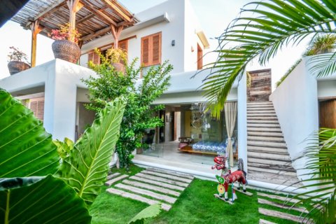 4 bedrooms Villa in Seminyak, Badung, Bali (12298) 2