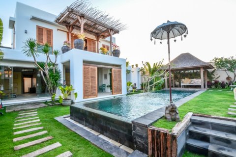 Vila 4 kamar tidur di Seminyak, Badung, Bali (12298)