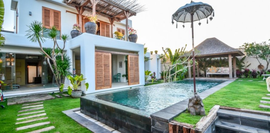 4 bedrooms Villa in Seminyak, Badung, Bali (12298)