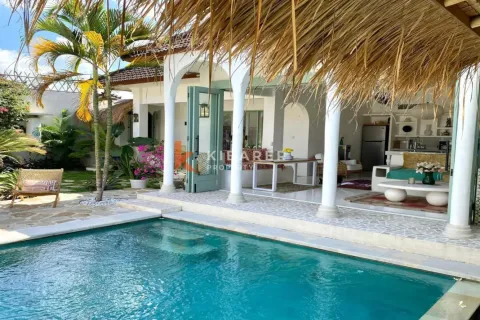 Vila 3 kamar tidur di Tibubeneng, Badung, Bali (12477)