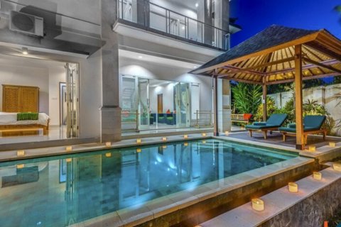 Vila 10 kamar tidur di Seminyak, Badung, Bali (12256)