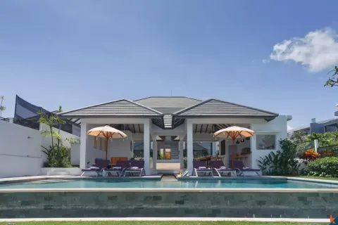 Vila 6 kamar tidur di Tumbak Bayuh, Mengwi, Badung, Bali (11024)