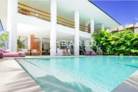 Vila 6 kamar tidur di Pererenan, Mengwi, Badung, Bali (13554)