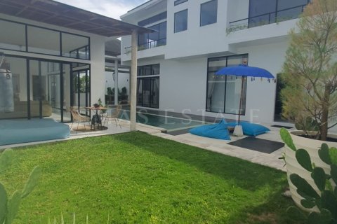 4 bedrooms Villa in Kuta, Badung, Bali (4764)