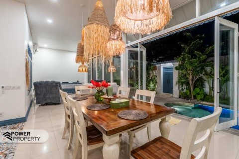 Vila 2 kamar tidur di Seminyak, Badung, Bali (9272) 22