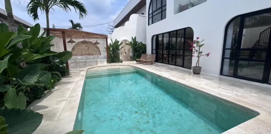 4 bedrooms Villa in Munggu, Mengwi, Badung, Bali (11598)