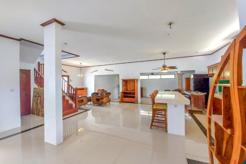 3 bedrooms Villa in South Denpasar, Denpasar, Bali (11596) 3
