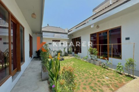 Vila 5 kamar tidur di Tibubeneng, Badung, Bali (13704)