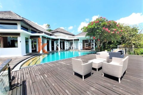 Vila 4 kamar tidur di Denpasar, Bali (13702)