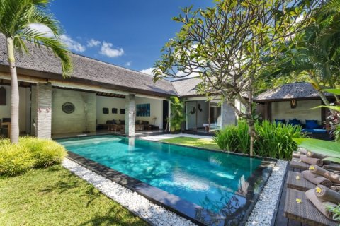 Vila 4 kamar tidur di Seminyak, Badung, Bali (1618)