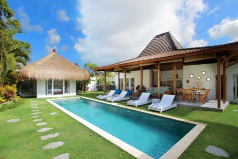 Vila 4 kamar tidur di Seminyak, Badung, Bali (1931)