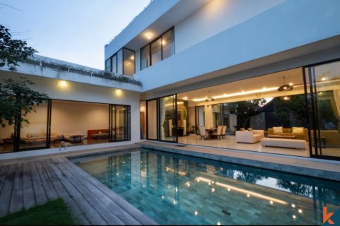 Vila 4 kamar tidur di Kerobokan, Badung, Bali (11554)