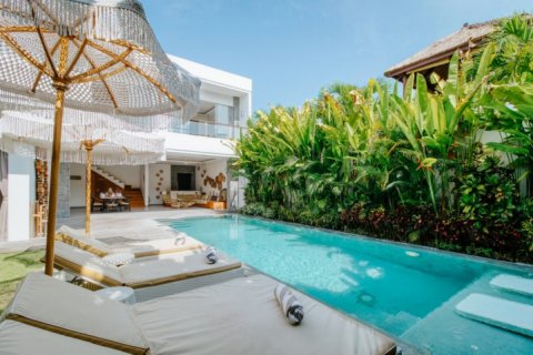 Vila 4 kamar tidur di Canggu, Badung, Bali (1630)