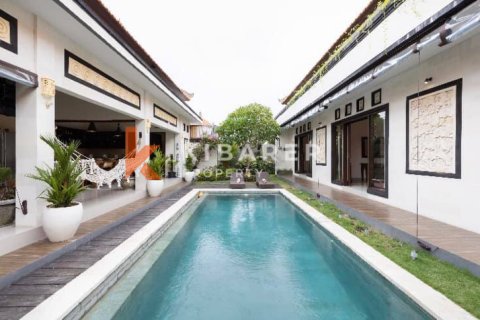 Vila 3 kamar tidur di Tibubeneng, Badung, Bali (13623)