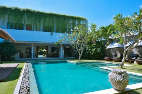 Vila 6 kamar tidur di Seminyak, Badung, Bali (1202)