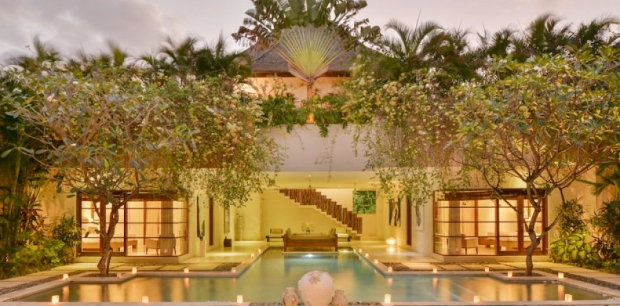 4 bedrooms Villa in Seminyak, Badung, Bali (1204)