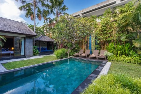 Vila 10 kamar tidur di Seminyak, Badung, Bali (1203)