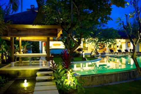 Vila 4 kamar tidur di Seminyak, Badung, Bali (1400) 2