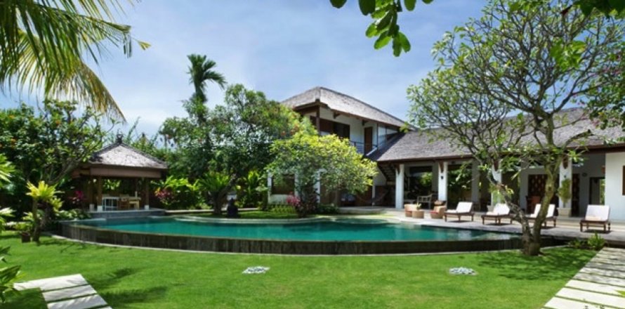 Vila 4 kamar tidur di Seminyak, Badung, Bali (1400)