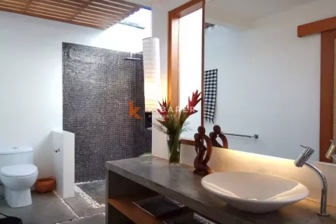 Vila 3 kamar tidur di Kerobokan, Badung, Bali (13413) 12
