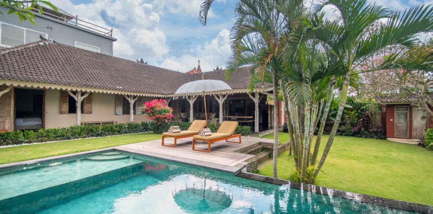 4 bedrooms Villa in Tumbak Bayuh, Mengwi, Badung, Bali (10945)
