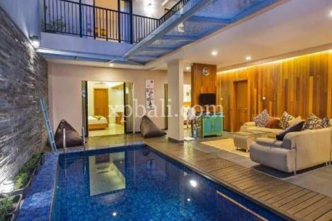 Vila 3 kamar tidur di Seminyak, Badung, Bali (769)