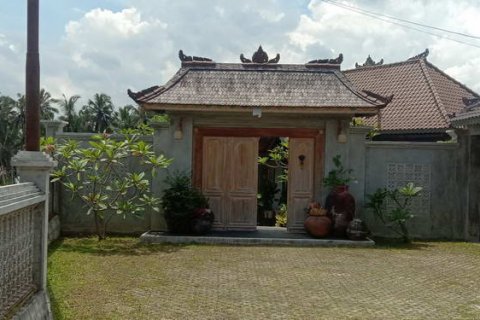 4 bedrooms Villa in Tampaksiring, Gianyar, Bali (765) 21