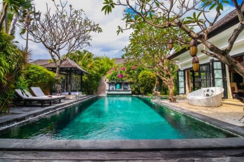 Vila 4 kamar tidur di Seminyak, Badung, Bali (1538)