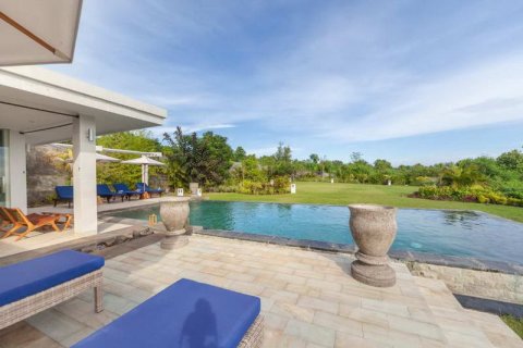 Vila 3 kamar tidur di Lovina, Anturan, Buleleng, Bali (5883)